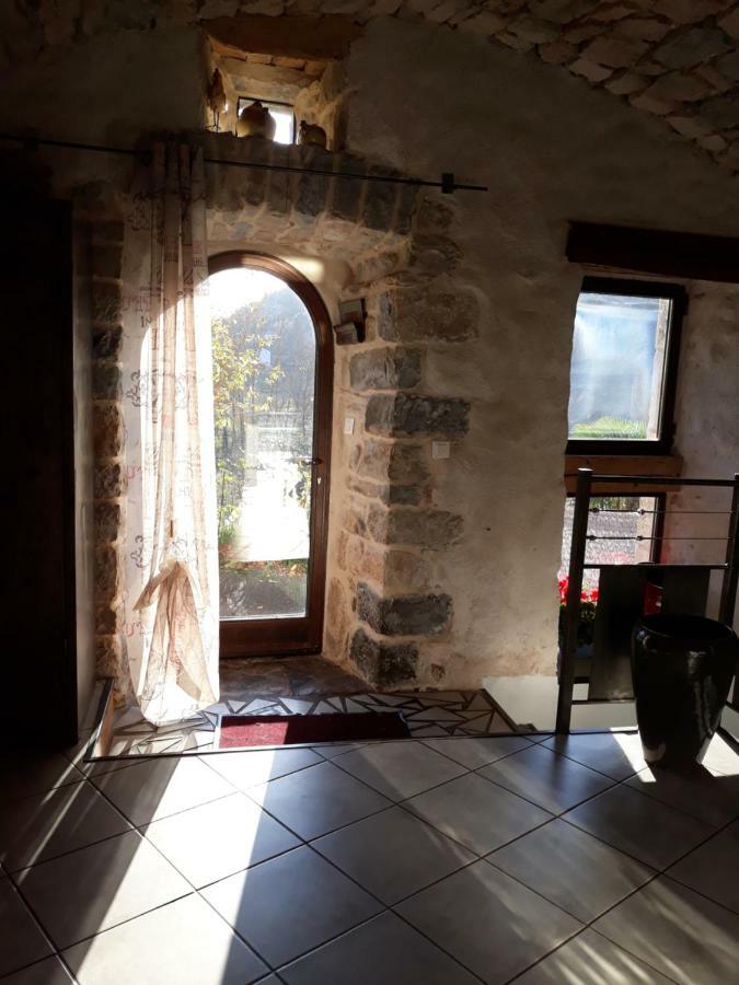 Villa Le Paillier d'Etienne. à La Cresse Extérieur photo